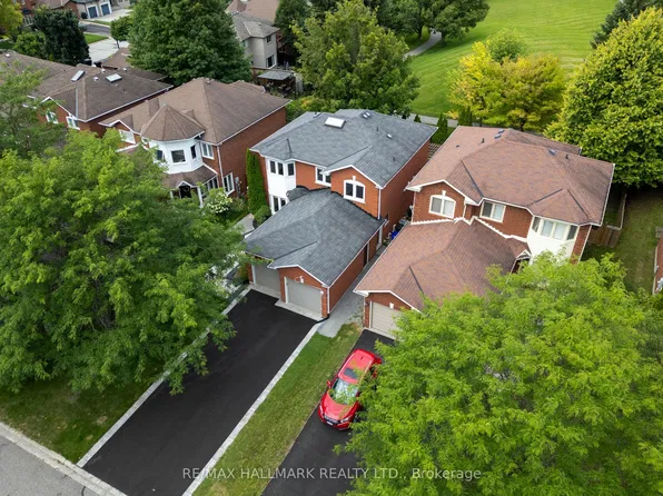 872 Hilton Blvd, Newmarket, ON L3X 2H8