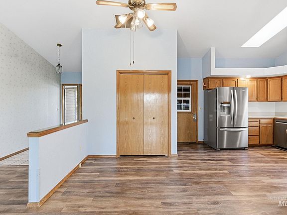 4th image of 7548 W Long Dr