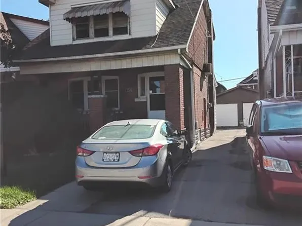 156 Leinster Ave N, Hamilton, ON L8L 6X9