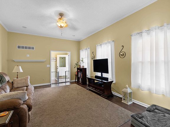 5th image of 9520 Airline Rd