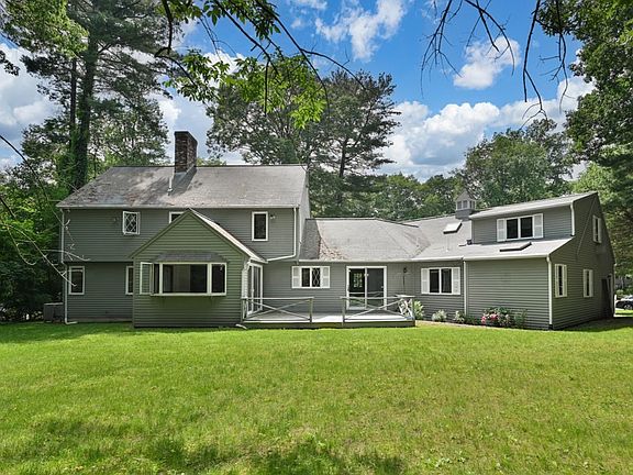 5th image of 18 Strawberry Hill Ln