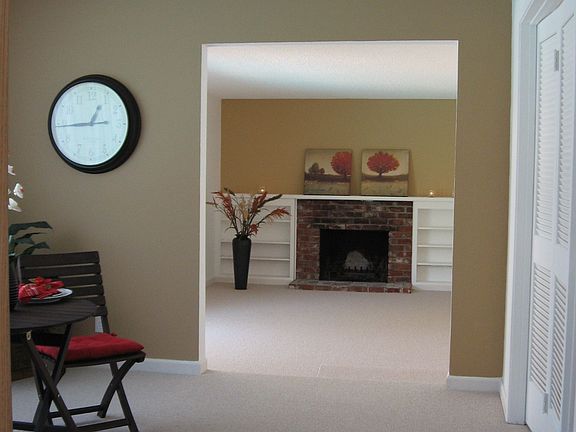 Dining rm to Family rm