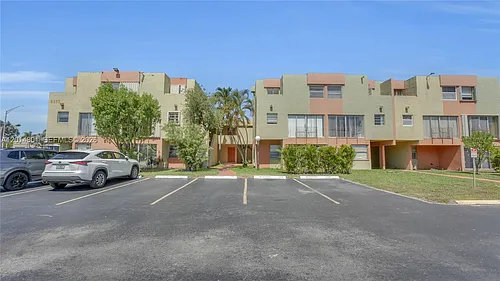 9390 W Flagler St #210A Photo 1 9390 W Flagler St #210A Photo 1