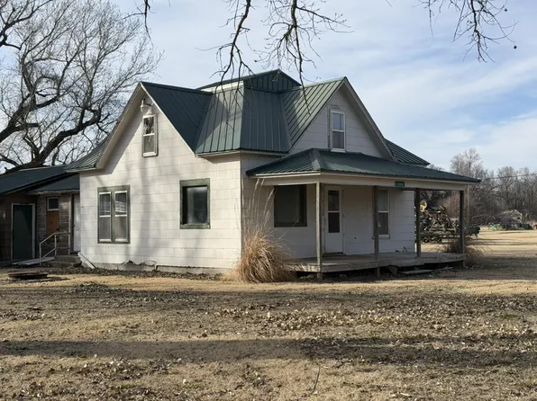 104 N Porter St, Garfield, KS 67529