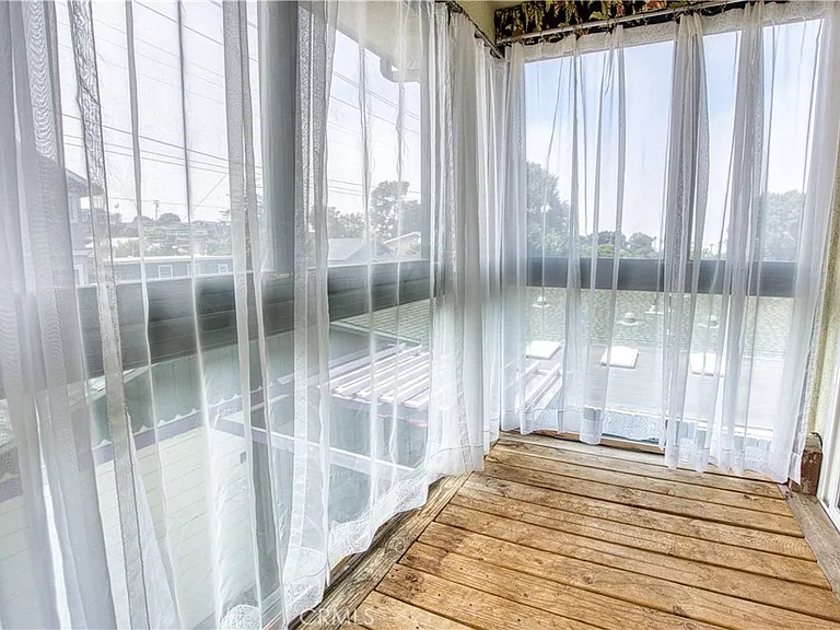 978 Balboa St — Photo 34