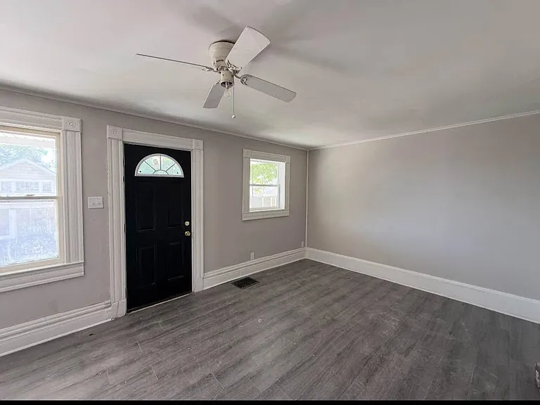 607 Reid St — Photo 2