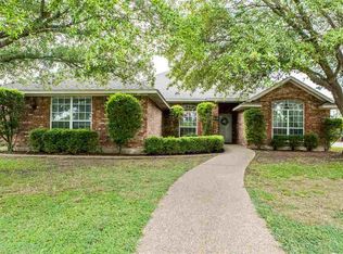 1008 Regina Dr, Hewitt, TX 76643