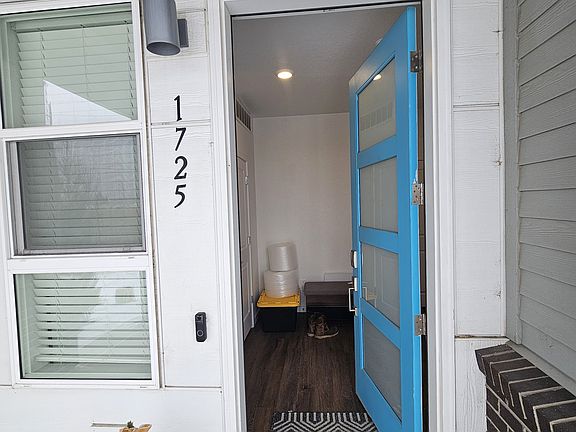 Private entryway