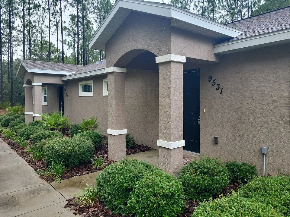 9531 N Travis Dr