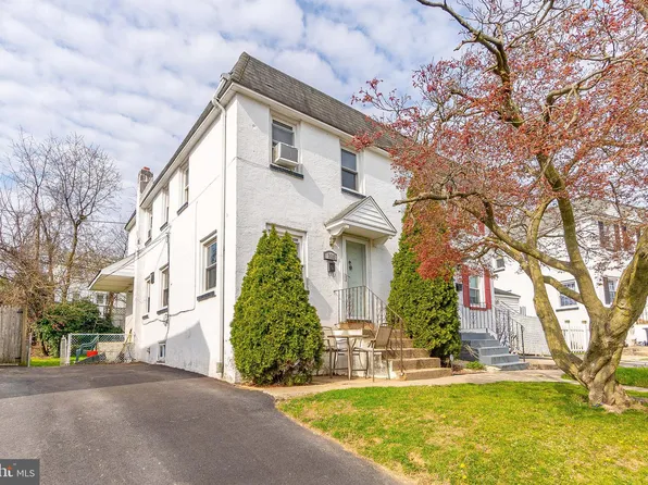 235 Crum Creek Dr, Woodlyn, PA 19094