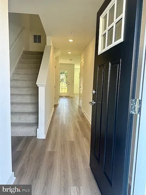 3 bed, 4.0 bath, 2047 sqft, $3,100 — Photo 3