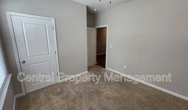 731 Liberty Walk Ln — Photo 5