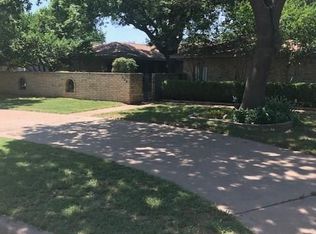 902 Kiowa Dr, Burkburnett, TX 76354