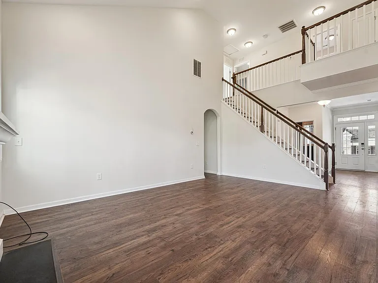 2312 Longmont Dr — Photo 14