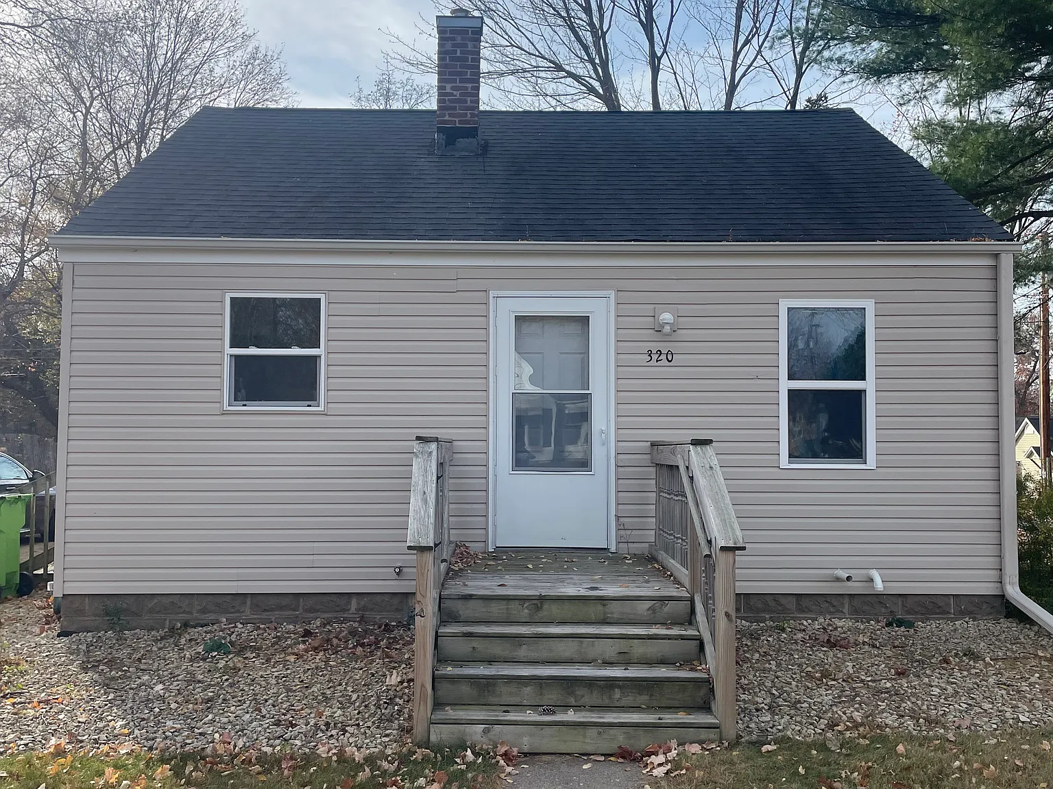 3 bed, 800 sqft, $1,230 — Photo 1