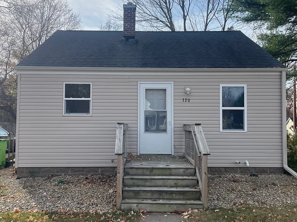 320 14th Ave W