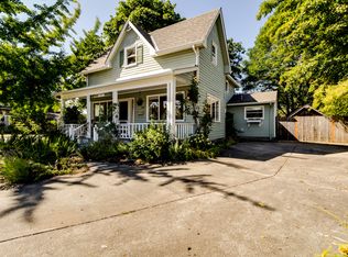 408 D St, Springfield, OR 97477