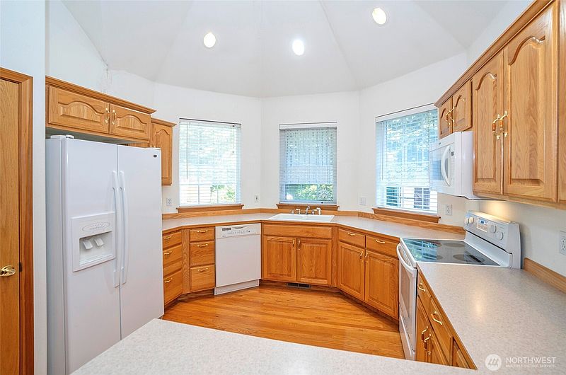 3rd image of 8058 SE Halfmoon Lane