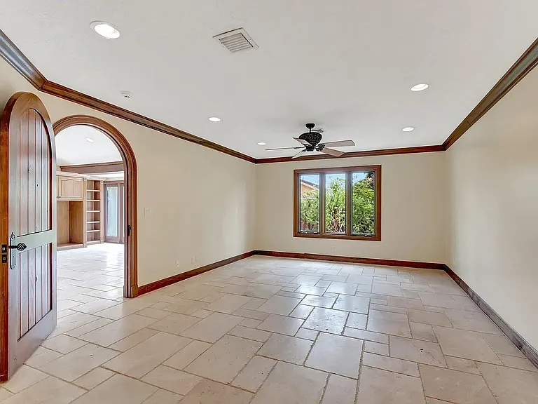 7415 Woodland Creek Ln — Photo 12
