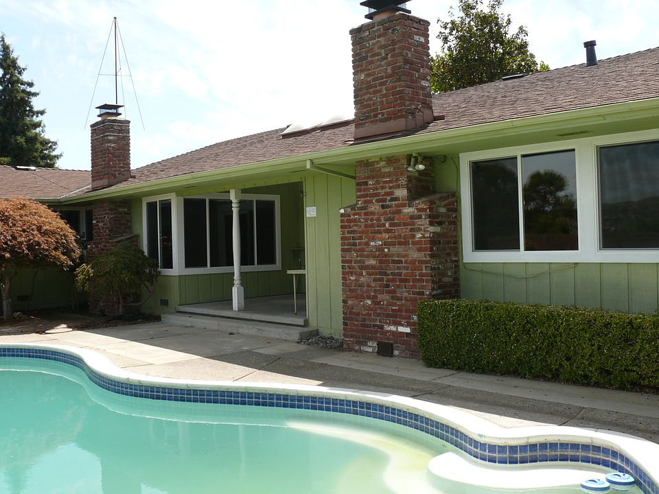 1st image of 59 Emerald Cir