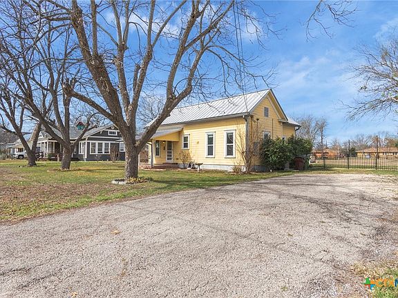 5th image of 703 Bois Darc St