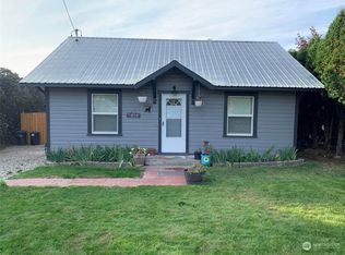 216 Antwine Ave S, Tonasket, WA 98855