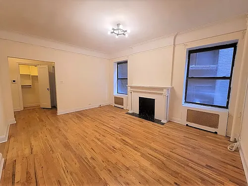 251 W 81st St #2U Photo 1