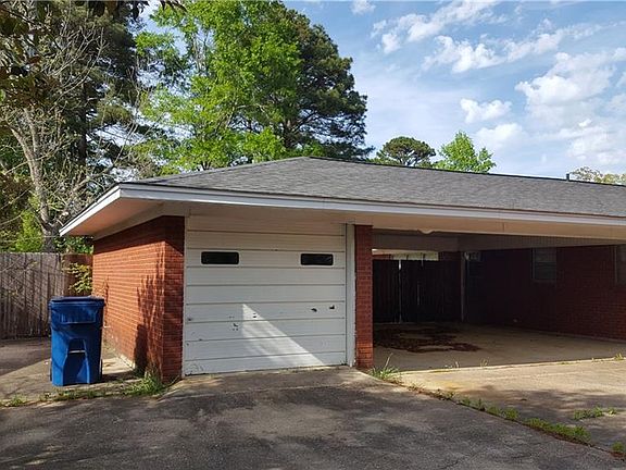4th image of 1301 Whispering Pines Dr