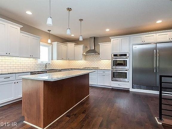 Timeless white kitchen