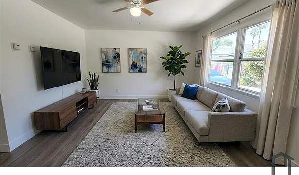 3 bed, 900 sqft, $2,600 — Photo 1