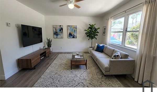 1st image of 1130 W 106th St #1130