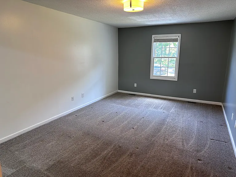 118 Glenstone Ct — Photo 10