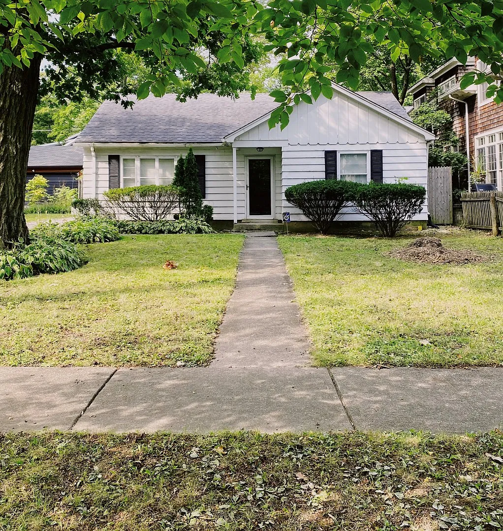 368 Foss Ct photo 1