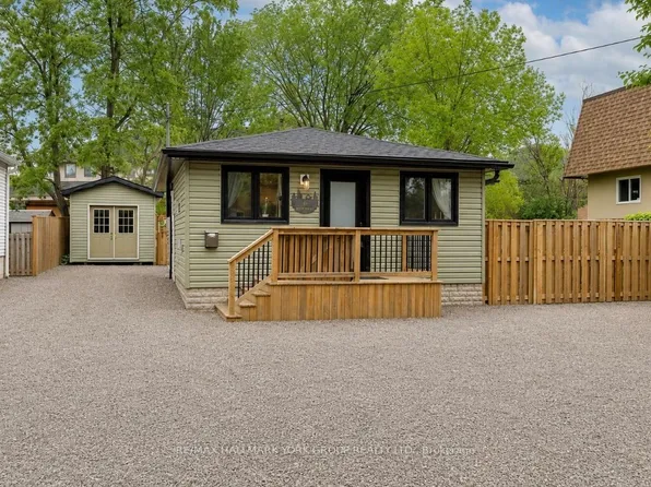 19 Metro Rd S, Georgina, ON L4P 1V7