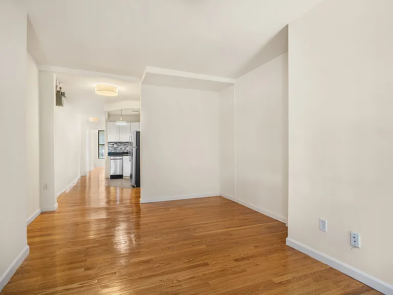 250 Elizabeth St #2 — Photo 2