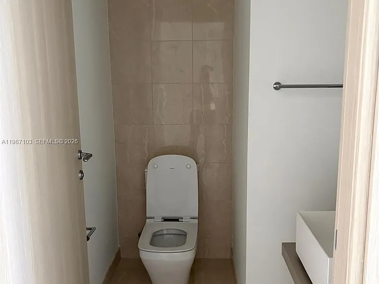 1000 Brickell Plz #2214 — Photo 31