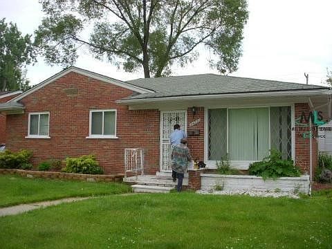 1st image of 24220 Geneva St
