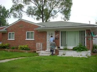 24220 Geneva St, Oak Park, MI 48237