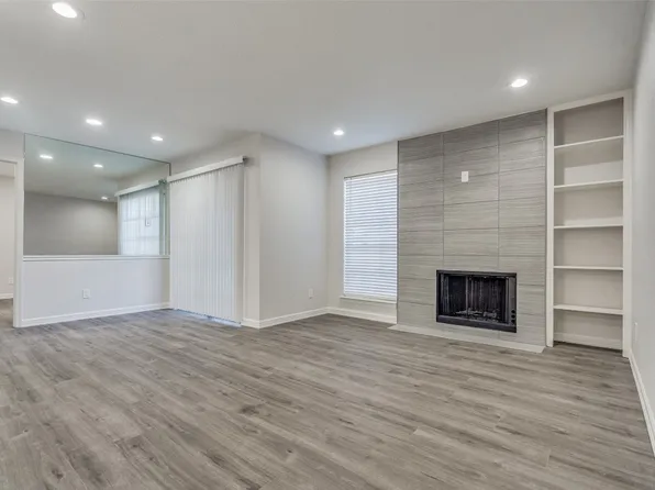 18333 Roehampton Dr APT 215, Dallas, TX 75252