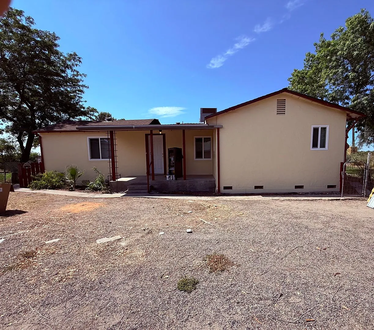 Home For Rent — Photo 2