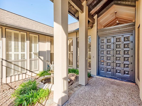 3rd image of 12 Bellchase Gardens Dr