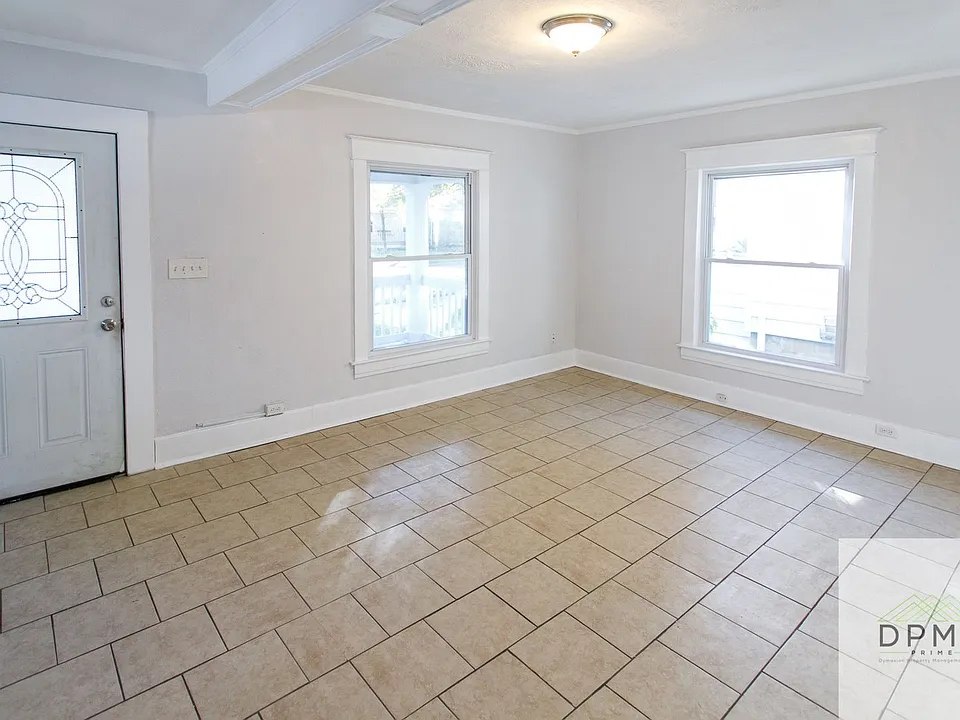 304 S Magnolia Ave