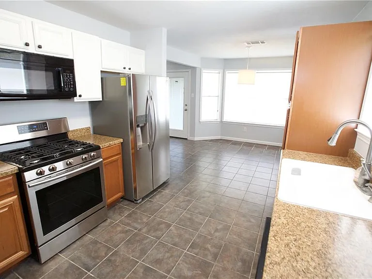 1314 Garden Path Dr — Photo 5