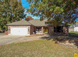 1435 E Timber Ridge Dr, Sedalia, MO 65301