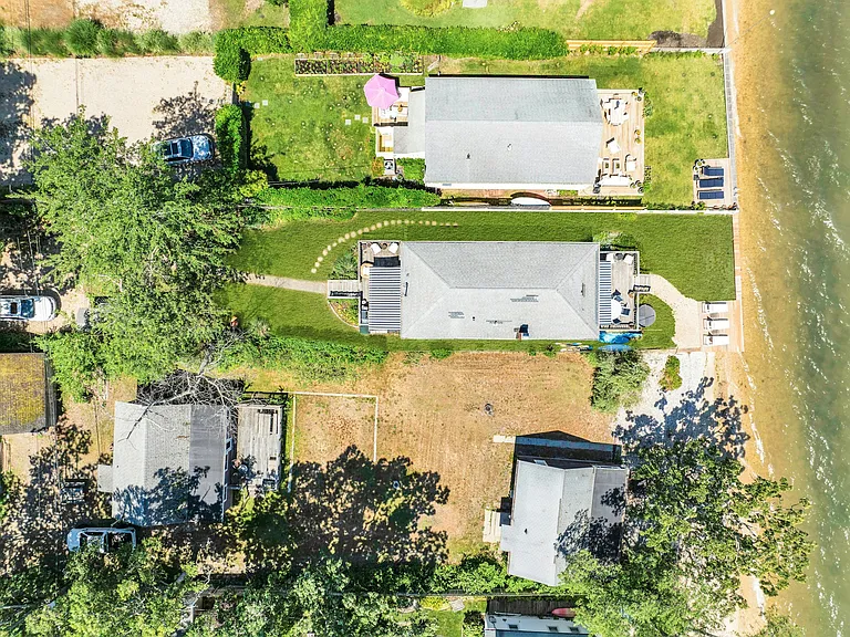 135 Noyac Ave — Photo 24