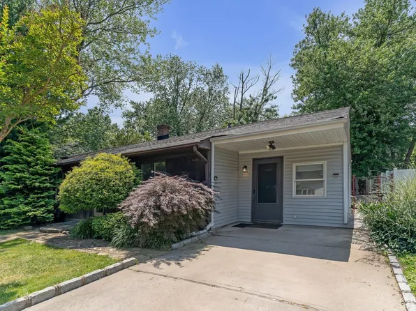 34 Cambridge Rd, Edison, NJ 08817