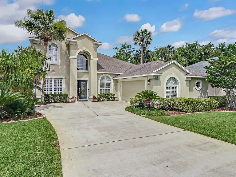 140 Oceans Edge Dr — Photo 1