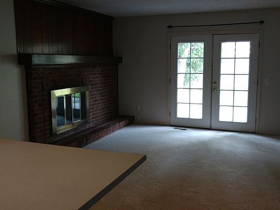 Additional family room with fireplace
