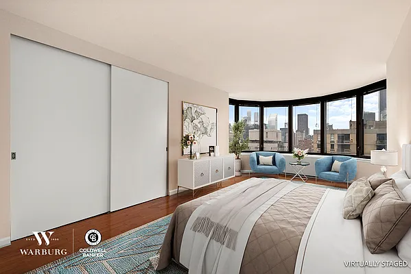 Rented by Coldwell Banker Warburg | media 5
