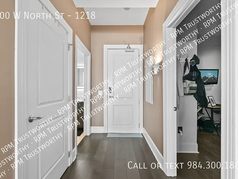 400 W North St #1218 — Photo 5